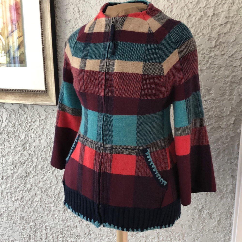 HWR zip up cardigan. Purchased at Anthropology. Very gently used.